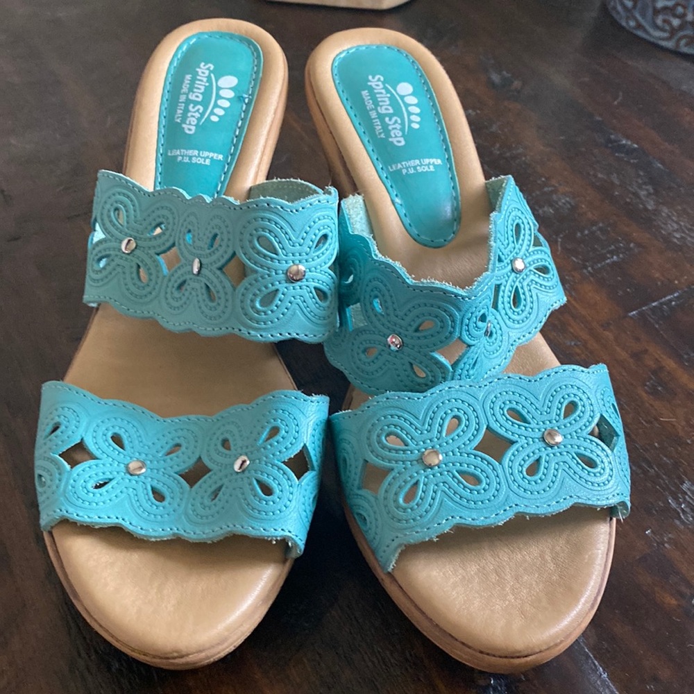 #11 NWOB Spring Step Leather Turquoise Slip Ons - Picture 1 of 6